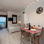 Aloha 804 דירה בנאלמדנה